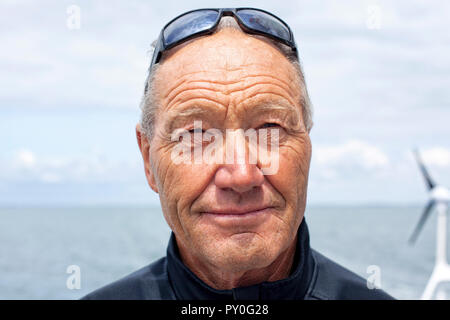 An Bord der trimaran IDEC SPORT mit Skipper von Francis Joyon, Vorbereitung Teil in La Route du Rhum Ziel Guadeloupe, die 40. Ausgabe von Die beginnt von St. Malo am 4. November, La Trinite-sur-Mer, Bretagne, Frankreich zu nehmen Stockfoto