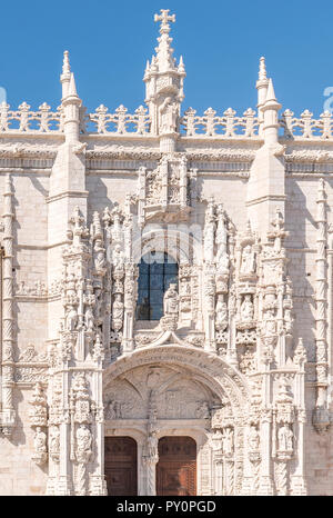 Detail der Tür Hieronymus-Kloster in Lissabon Portugal Stockfoto