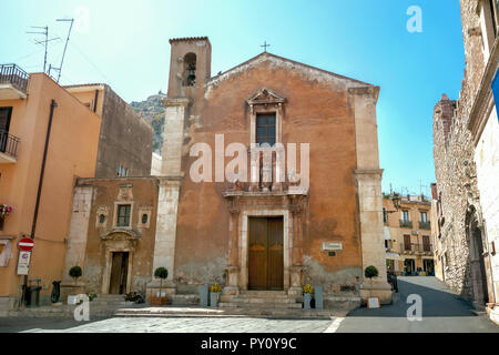 Die hl. Katharina Kirche an der Piazza Badia in Taormina. Sizilien, Italien Stockfoto