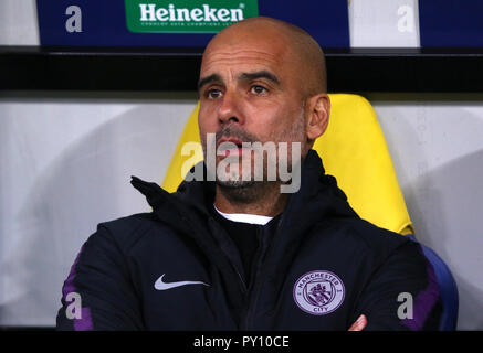 Charkow, Ukraine. 23. Oktober, 2018. Manchester City Manager Josep Guardiola schaut während der UEFA Champions League Spiel gegen Shakhtar Donetsk Stockfoto