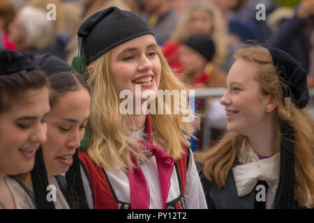 Porträt der Frauen in den nationalen Islands Kostüm, Independence Day gekleidet, 17. Juni, Reykjavik, Island. Stockfoto