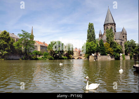 Temple Neuf Kirche mit Mosel River, Metz, Lothringen, Frankreich, Europa Stockfoto