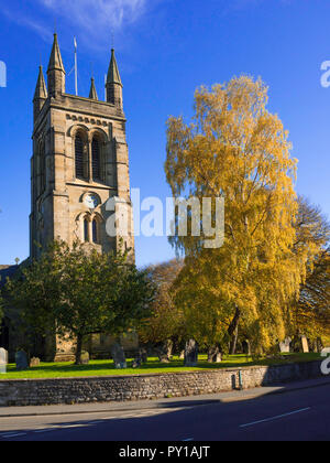 Allerheiligen Kirche Helmsley, North Yorkshire England im Herbst Stockfoto