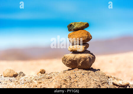 Steine in der Landschaft in der Atacama-Wüste, Chile. Mit selektiven Fokus Stockfoto