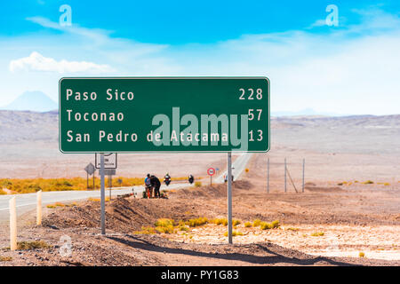 ATACAMA, CHILE - Januar 18, 2018: Blick auf das Schild. Kopieren Sie Platz für Text Stockfoto