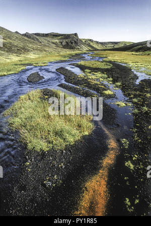 Bachlauf Mit Schwarzer Vulkanerde, Insel Stockfoto