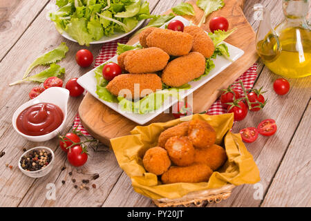 Supplì, Italienisch gebratener Reis Kugeln. Stockfoto