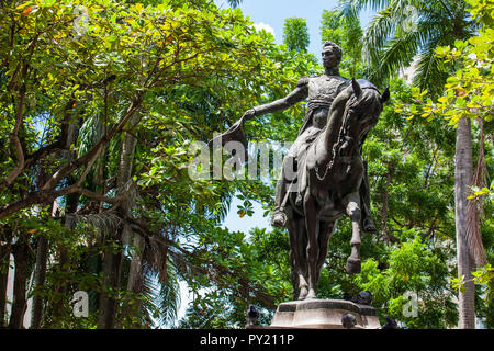 CARTAGENA de Indias, Kolumbien - AUGUST 2018: Simon Bolivar statue am Bolivar Park, das in der ummauerten Stadt in Cartagena de Indias entfernt Stockfoto