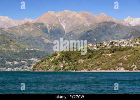 Die kleine Stadt von Dorio am Ufer des Comer Sees in den italienischen Bergen Stockfoto