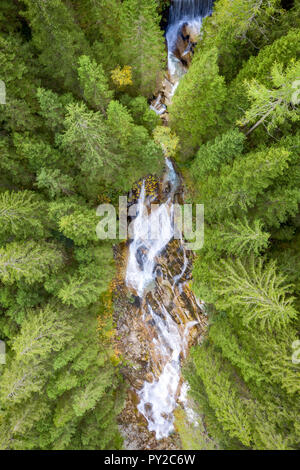 Luftaufnahme eines alpinen Wasserfall in der Nähe von Gastein, Salzburg, Österreich Stockfoto