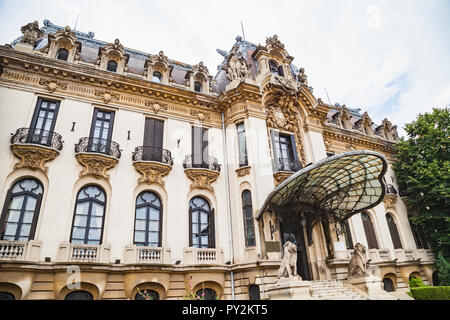 Bild von einem wunderschönen Cantacuzino Palace in Bukarest, der Hauptstadt von Rumänien Stockfoto