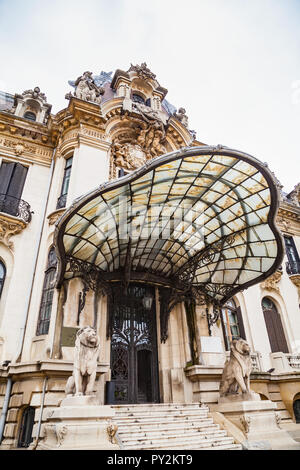 Bild von einem wunderschönen Cantacuzino Palace in Bukarest, der Hauptstadt von Rumänien Stockfoto