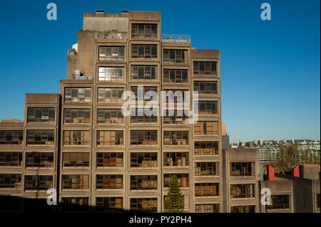 16.09.2018, Sydney, New South Wales, Australien - ein Blick auf die bekannten Sirius Apartments, einem Projekt des sozialen Wohnungsbaus aus den 70er Jahren an den Felsen Stockfoto