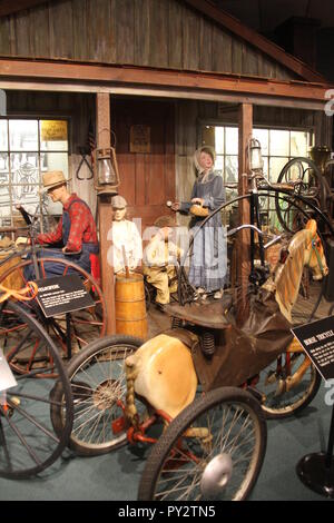 Ausstellung im Car and Carriage Caravan Museum in Luray Caverns, VA, USA Stockfoto