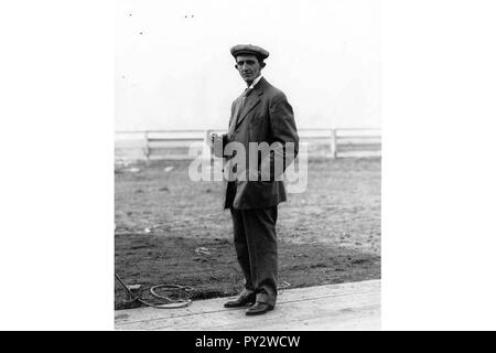 C K Hamilton's erster Flug an den Wiesen 11. März 1910 (CURTIS 958). Stockfoto