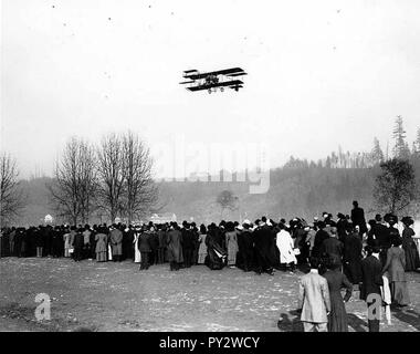 C K Hamilton's erster Flug an der Wiesen, 11. März 1910 (CURTIS 957). Stockfoto