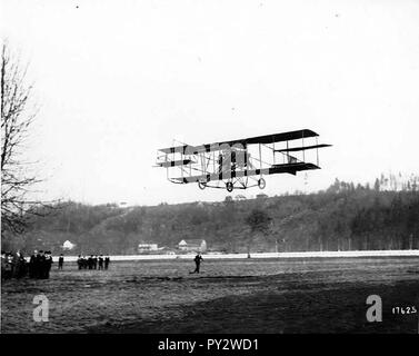 C K Hamilton's erster Flug an der Wiesen, 11. März 1910 (CURTIS 960). Stockfoto