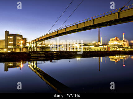 Chemische Industrie, Nachtaufnahme Stockfoto