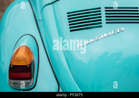 Battle Ground, WA/USA - 25. August 2018: Volkswagen Auto shot aus der Nähe mit hinterer Blinker und Logo sichtbar. Stockfoto