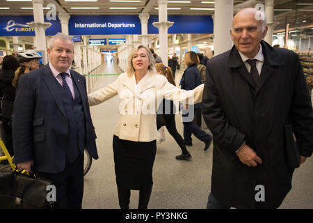 Oppositionsführer (von links nach rechts), SNP Westminster leader Ian Blackford, Plaid Cymru Westminster leader Liz Saville-Roberts und Liberaldemokraten leader Vince Cable am Bahnhof St Pancras in London vor der Reise nach Brüssel für Brexit Gespräche mit Michel Barnier. Stockfoto