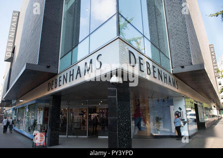 Debenhams Department Store in der Oxford Street in Central London. Debenhams hat Pläne ax bis zu 50 High Street Shops vorgestellt, die rund 4.000 Arbeitsplätze in Gefahr, als die kämpfende Warenhauskette zu einem in der Nähe von&Pound schwang; 500 Mio. Verlust. Stockfoto