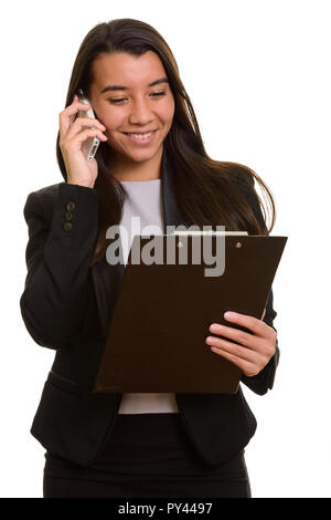 Junge glücklich Kaukasischen Geschäftsfrau, lächeln und sprechen auf Mobil Stockfoto