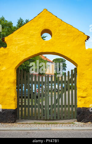 Historische Eingangstor Architektur in Stege, Mön Island, Dänemark, Skandinavien, Europa. Stockfoto