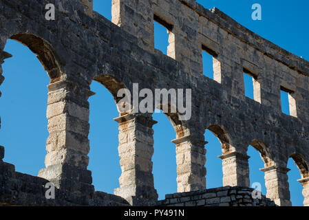 Römisches Amphitheater in Pula. Erbaut im 1. Jahrhundert n. Chr. Pula, Pola, Istrien, Kroatien Stockfoto