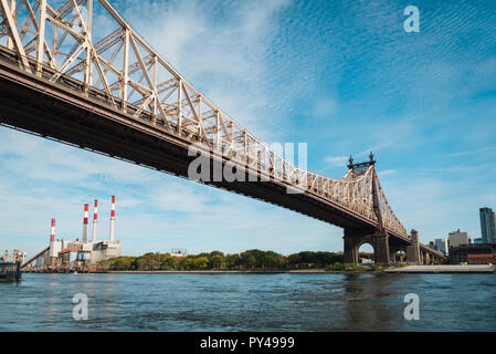 Überqueren Sie die Queensboro Bridge, New York City Stockfoto