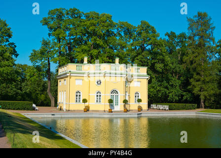 Obere Badehaus, Spiegel, Teiche, Catherine Park, Zarskoje Selo, in der Nähe von St. Petersburg, Russland Stockfoto