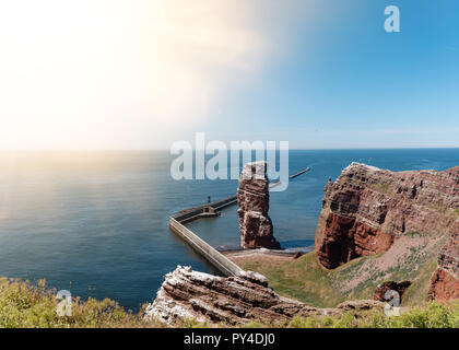 Berühmte sea Stack die Lange Anna auf Helgoland Stockfoto