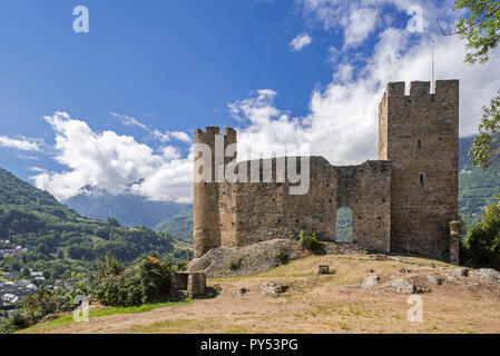 Ruinen des Schlosses Castle in der Nähe von Sainte-Marie Esterre und Luz-Saint-Sauveur, Hautes-Pyrénées, Frankreich Stockfoto