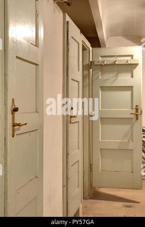 Wien, Gemeindebau der Zwischenkriegszeit, Brausebad im ehemaliges Familienasyl St. Josef, Ettenreichgasse 42 - 44, Franz Wiesmann Stockfoto