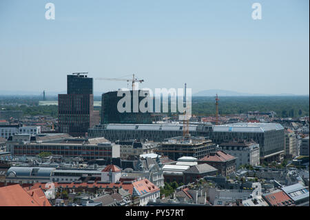 Wienpanorama, Blick vom Stephansdom in Wien Mitte, Justizzentrum und der Mall Stockfoto