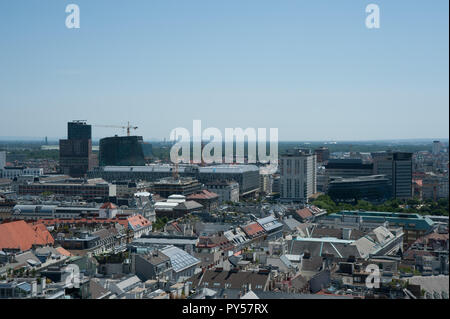 Wienpanorama, Blick vom Stephansdom in Wien Mitte, Justizzentrum und der Mall Stockfoto