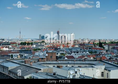 Wien, Blick Richtung Prater, Riesenrad und Donaucity Stockfoto