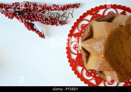 Bald ist Weihnachten, Weihnachten Objekte und Pandoro Stockfoto