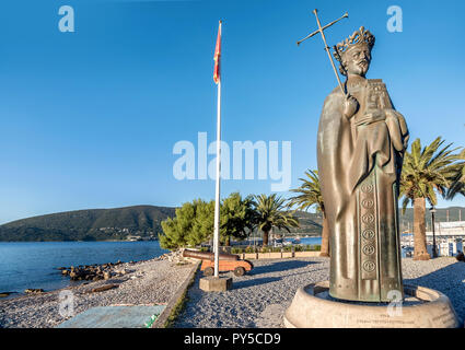 Die Statue von König Stephan tvrtko ich im Hafen von Herceg Novi, Montenegro Stockfoto