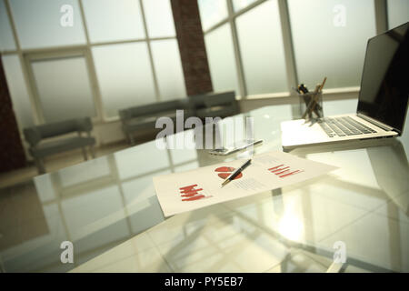 Arbeitsplatz Geschäftsmann in einem leeren Büro Stockfoto