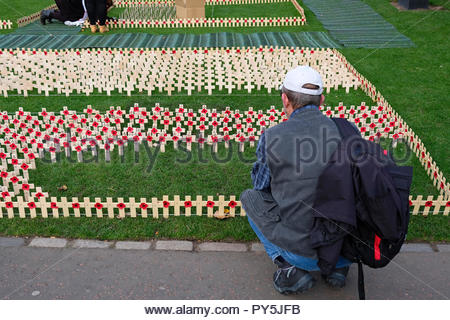 Edinburgh, Vereinigtes Königreich. 25. Oktober, 2018. Mohnblume Schottland Appell, Mohn ist in der Princes Street Gardens in Vorbereitung für Erinnerung Sonntag. Quelle: Craig Brown/Alamy Leben Nachrichten. Stockfoto