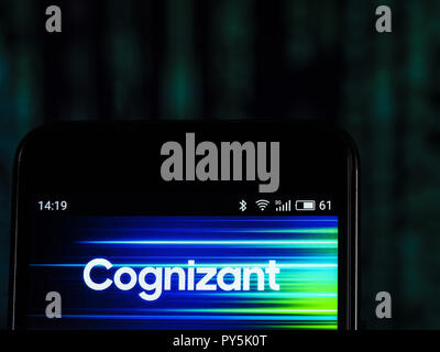 Kiew, Ukraine. 25 Okt, 2018. Cognizant Corporation Logo auf dem Smartphone angezeigt. Cognizant ist ein multinationales Unternehmen, das IT-Services, einschließlich digitaler, Technologie, Beratung und Service. Quelle: Igor Golovniov/SOPA Images/ZUMA Draht/Alamy leben Nachrichten Stockfoto