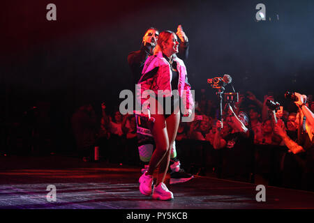 MIAMI, FL - 24. Oktober: Anuel AA und Karol G an der Karol G und Reykon Konzert im Fillmore Miami in Miami, Florida, am 24. Oktober 2018 auszuführen. Credit: Majo Grossi/MediaPunch Stockfoto