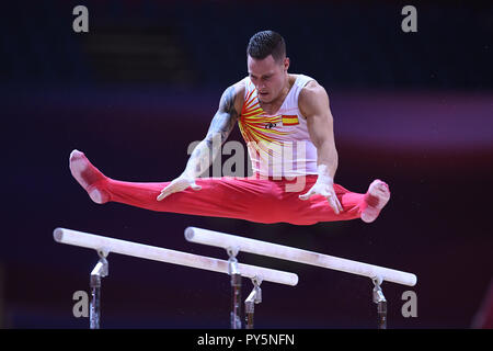 Doha, Katar. 25 Okt, 2018. Nestor Abad (ESP) an der Bar. GES/Turnen/Gymnastik Weltmeisterschaften in Doha, Qualifizierung, 25.10.2018 - GES/Turnen/Gymnastik Weltmeisterschaften, Doha/Katar: 25.10.2018 - | Verwendung der weltweiten Kredit: dpa/Alamy leben Nachrichten Stockfoto