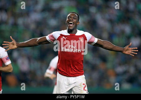 Lissabon, Portugal, Portugal. 25 Okt, 2018. Danny Welbeck der Arsenal FC gesehen Feiern mit seinen Teamkollegen nach dem Scoring ein Ziel in der Europa League Gruppe E 2018/19 Fußballspiel zwischen Sporting CP vs FC Arsenal. Quelle: David Martins/SOPA Images/ZUMA Draht/Alamy leben Nachrichten Stockfoto