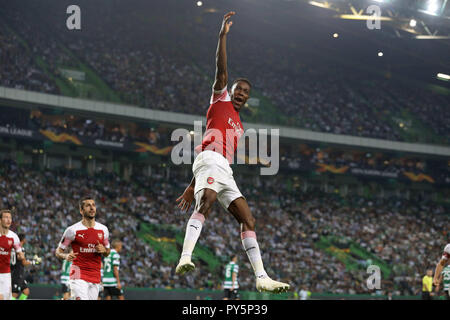 Lissabon, Portugal, Portugal. 25 Okt, 2018. Danny Welbeck der Arsenal FC gesehen Feiern mit seinen Teamkollegen nach dem Scoring ein Ziel in der Europa League Gruppe E 2018/19 Fußballspiel zwischen Sporting CP vs FC Arsenal. Quelle: David Martins/SOPA Images/ZUMA Draht/Alamy leben Nachrichten Stockfoto