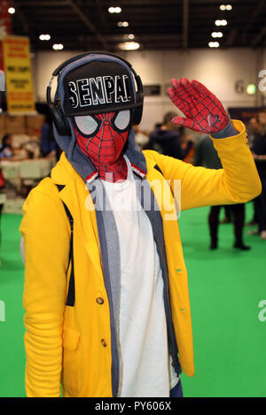 London, Großbritannien. 26. Oktober 2018. Teilnehmer verkleidet am ersten Tag der MCM London Comic Con an Excel, London, Großbritannien - 26 Okt 2018 Quelle: Paul Brown/Alamy leben Nachrichten Stockfoto