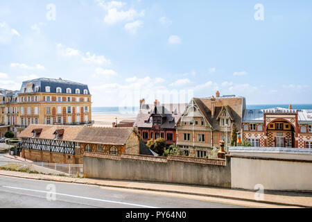 Street View in Trouville, berühmte französische Stadt in der Normandie Stockfoto