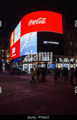 Piccadilly Lichter - Landsec des riesigen neuen LED-Bildschirm am Piccadilly Circus, London, UK Stockfoto