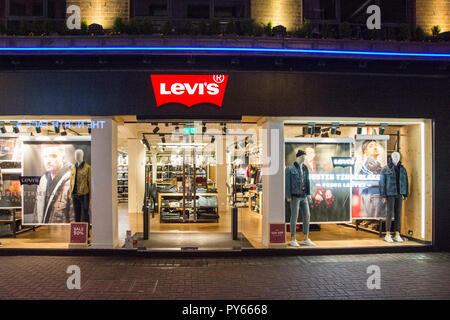 Levis Shop in der Carnaby Street, Soho, London, UK Stockfoto