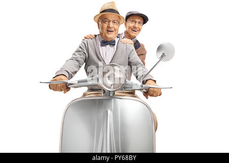 Zwei ältere Herr, ein Vintage scooter auf weißem Hintergrund Stockfoto